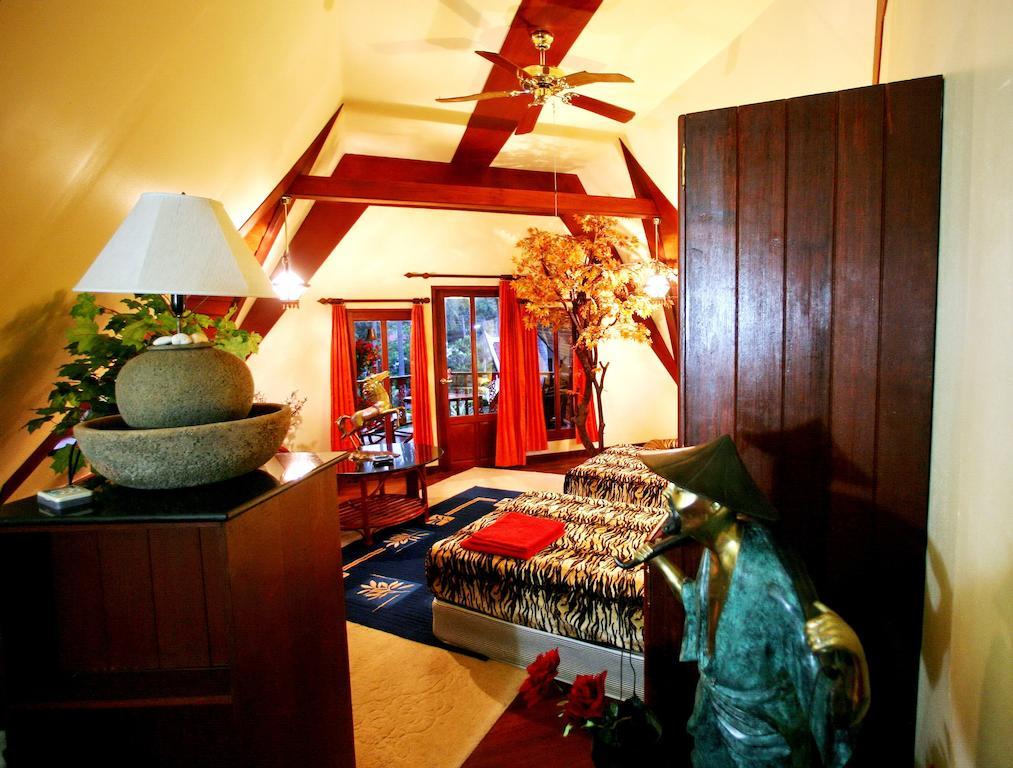 Coco Palace Resort Nai Harn Chambre photo