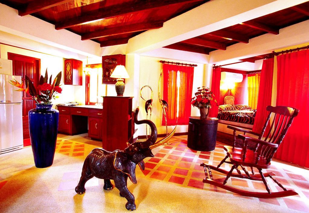 Coco Palace Resort Nai Harn Chambre photo