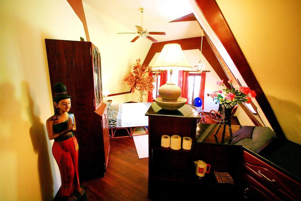 Coco Palace Resort Nai Harn Chambre photo
