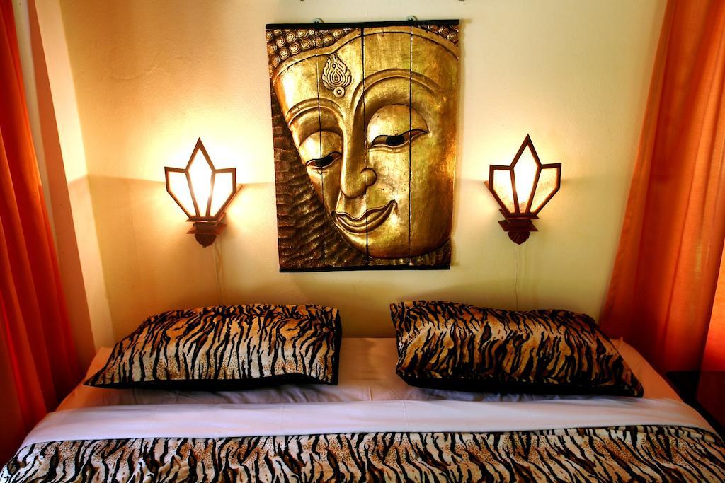 Coco Palace Resort Nai Harn Chambre photo