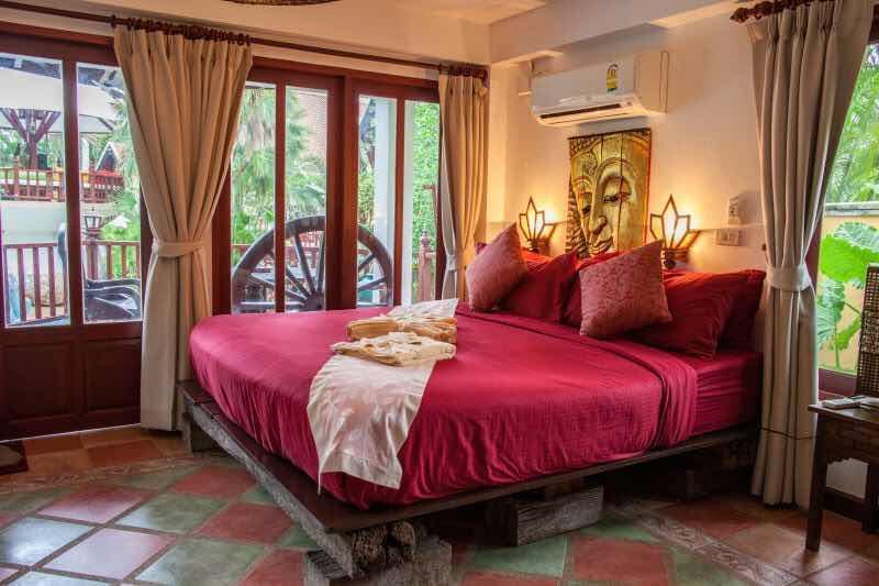 Coco Palace Resort Nai Harn Extérieur photo