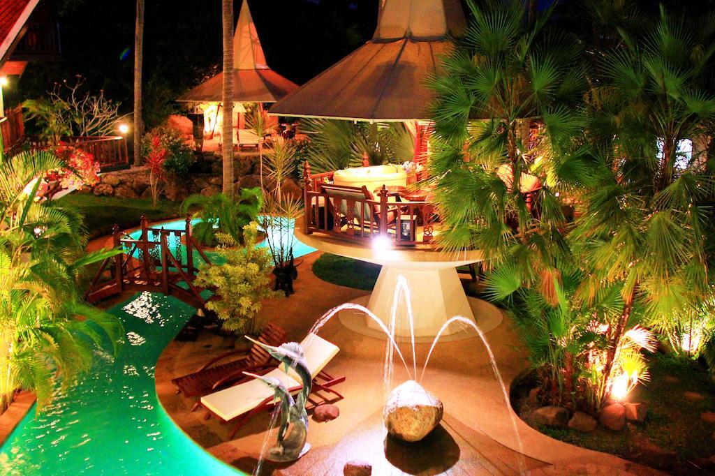 Coco Palace Resort Nai Harn Extérieur photo
